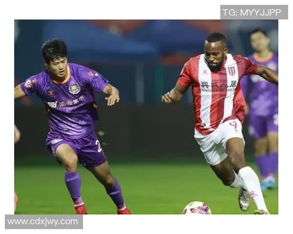 成都足球队以57分领跑冠军赛积分榜展现强劲实力 成都足球队以57分领跑冠军赛积分榜展现强劲实力