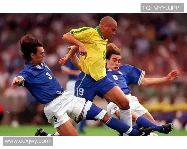 欧洲足球历史上的传奇球星及其辉煌成就全解析 欧洲足球历史上的传奇球星及其辉煌成就全解析